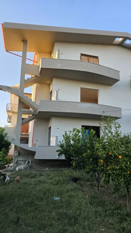 Lushnje, shitet Vile 3 Katshe Kati 0, 510 m² 