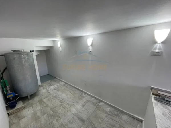 Tirane, jepet me qera ambjent biznesi , 84 m² 800 € (Rruga 4 Deshmoret , Gjimnazi Partizani)