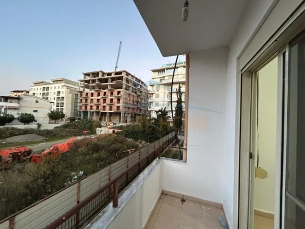 Durres, shitet apartament 1+1+Ballkon Kati 2, 64 m² 72.000 € 