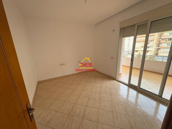 Vlore, shitet apartament 1+1+Ballkon Kati 5, 110 m² (Rruga Kosova)