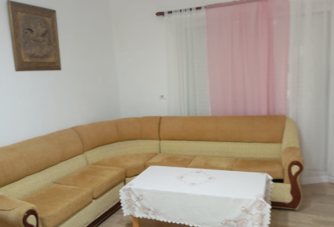 Tirane, jepet me qera Vile 2+1 Kati 3, 80 m² 400 € (fresk)