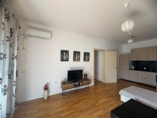 Tirane, jepet me qera apartament 2+1+Ballkon Kati 4, 116 m² 600 € (Astir)
