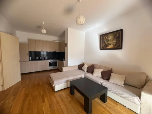 Tirane, jepet me qera apartament 2+1+Ballkon Kati 4, 116 m² 600 € (Astir)