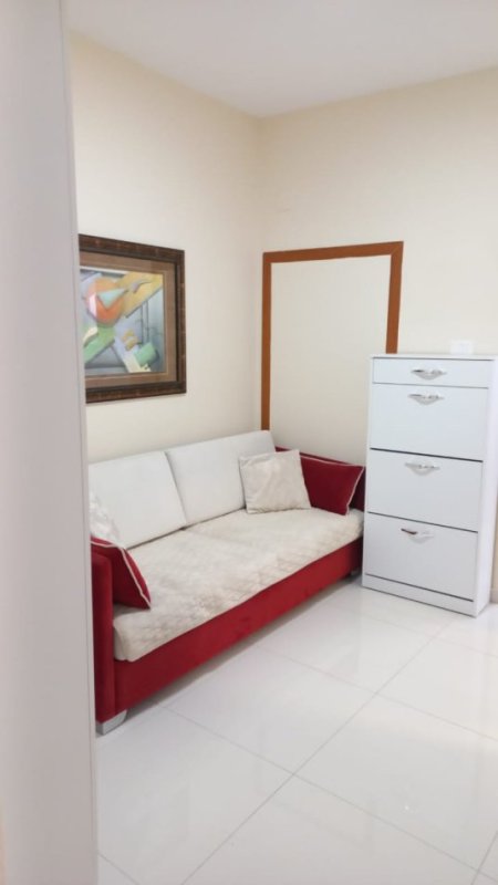 Jepet me Qera Apartament 1+1 ne Qender te Tiranes , Sheshi Skenderbej 500 €URO