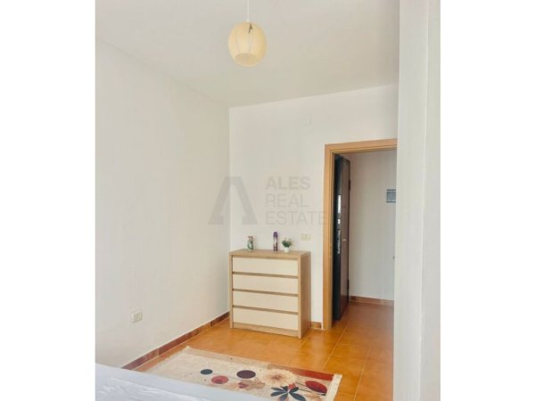 Tirane, jepet me qera apartament 1+1 Kati 7, 76 m² 450 € (astir)