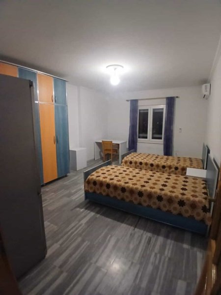 Tirane, jepet me qera apartament 2+1 Kati 6, 127 m² 600 € (Rruga Lord Bajron 1)