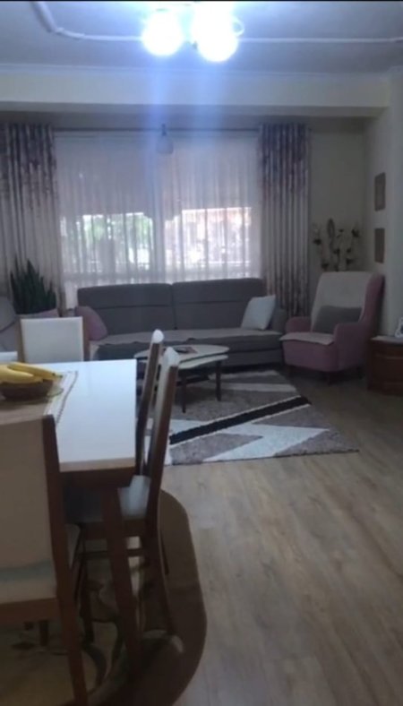 Tirane, shitet apartament 3+1 Kati 2, 174.300 € 