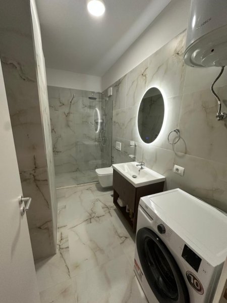 Tirane, jepet me qera apartament 2+1 Kati 8, 77 m² 1.000 € 