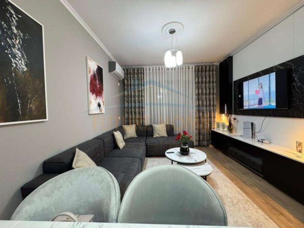 Tirane, jepet me qera apartament 1+1 Kati 6, 64 m² 550 € (Unaza e Re, Kompleksi Molla)