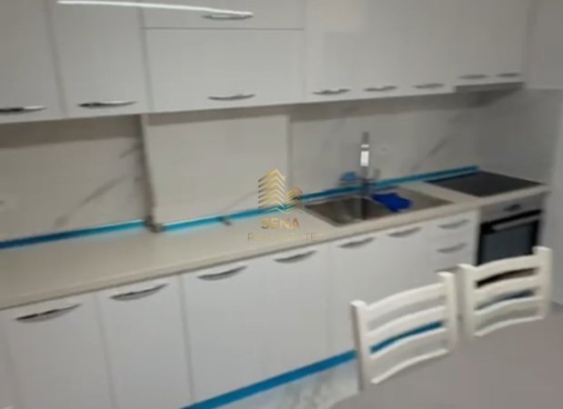 Tirane, jepet me qera apartament 2+1+Ballkon Kati 3, 75 m² 400 € (Rruga Aleksander Konda)