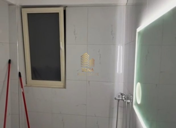 Tirane, jepet me qera apartament 2+1+Ballkon Kati 3, 75 m² 400 € (Rruga Aleksander Konda)