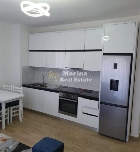 Tirane, jepet me qera apartament 1+1 Kati 3, 75 m² 500 € (Rruga Egnatia)
