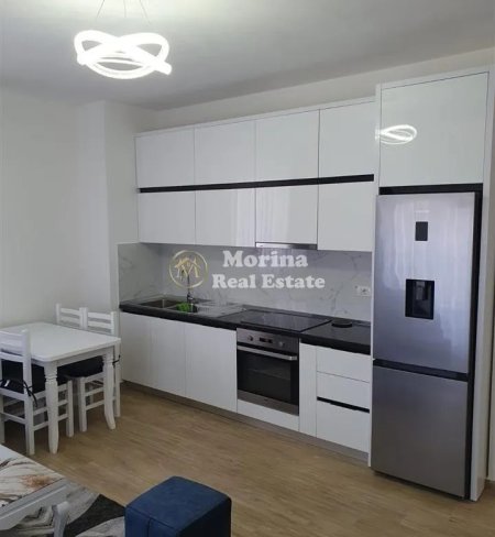 Tirane, jepet me qera apartament 1+1 Kati 3, 75 m² 500 € (Rruga Egnatia)