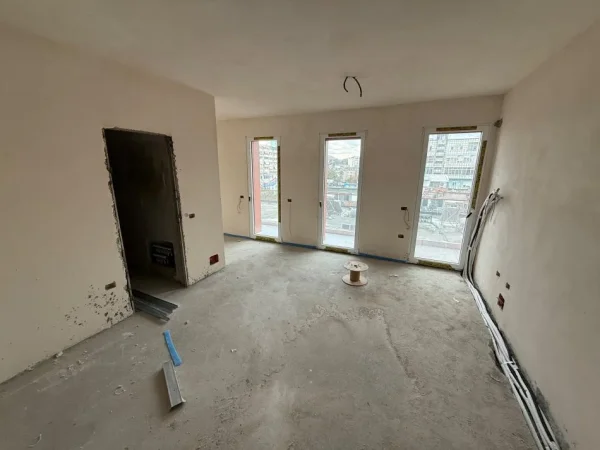 Tirane, shitet apartament 2+1 Kati 5, 101 m² (Blloku prane sheshit Willson)