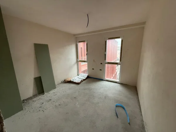 Tirane, shitet apartament 2+1 Kati 5, 101 m² (Blloku prane sheshit Willson)