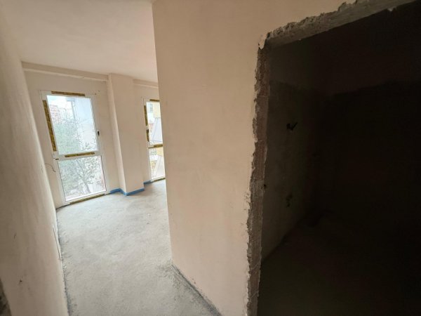 Tirane, shitet apartament 2+1 Kati 5, 101 m² (Blloku prane sheshit Willson)