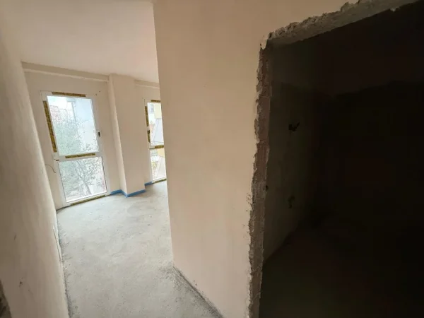 Tirane, shitet apartament 2+1 Kati 5, 101 m² (Blloku prane sheshit Willson)