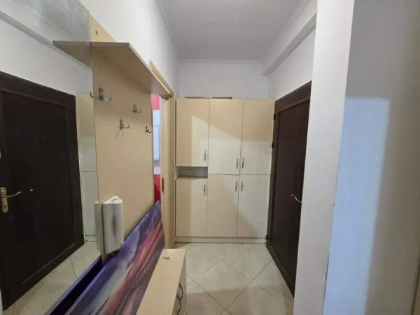 Tirane, shitet apartament 1+1 Kati 8, 60 m² 98.000 €