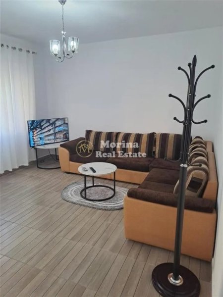 Tirane, jepet me qera apartament 1+1 Kati 2, 71 m² 400 € (Laprake)