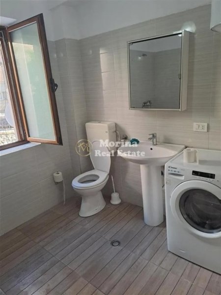 Tirane, jepet me qera apartament 1+1 Kati 2, 71 m² 400 € (Laprake)