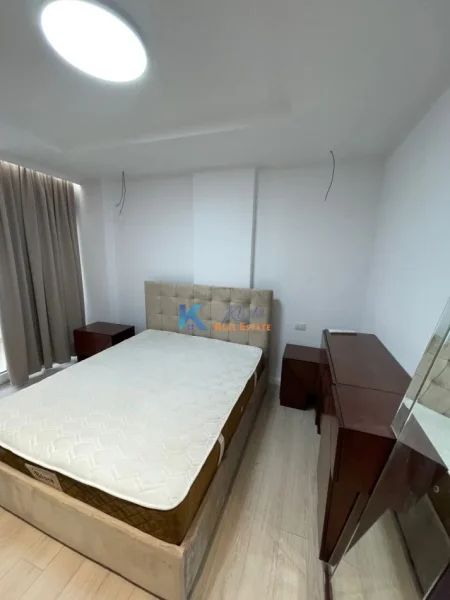 Tirane, jap me qera apartament 2+1+Ballkon Kati 3, 79 m² 1.000 € (Myslym Shyri, Rruga Him Kolli)