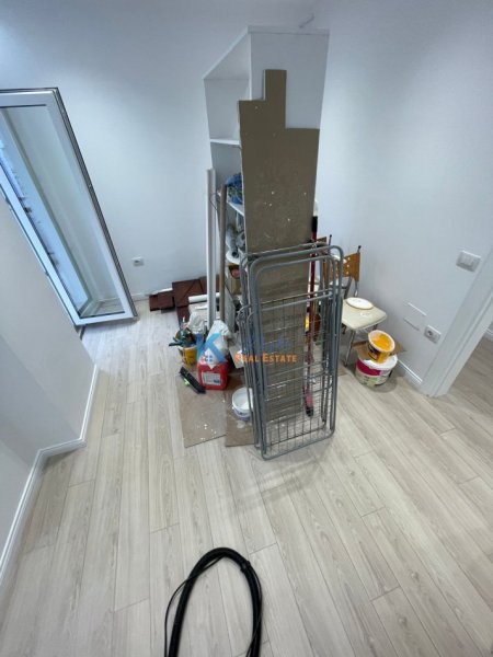 Tirane, jap me qera apartament 2+1+Ballkon Kati 3, 79 m² 1.000 € (Myslym Shyri, Rruga Him Kolli)