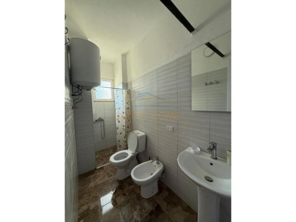 Durres, jepet me qera apartament 3+1+Ballkon Kati 4, 101 m² 