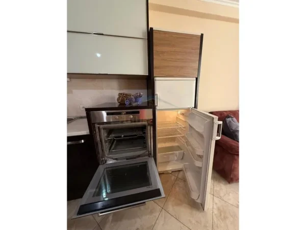 Durres, jepet me qera apartament 3+1+Ballkon Kati 4, 101 m² 