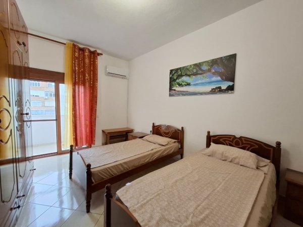 Me Qera: 2+1+2wc +2ballkone (56,000 lekë )📍Selvia/ Shkolla siri kodra ( 105m2) Rrugicë shumë e qetë.