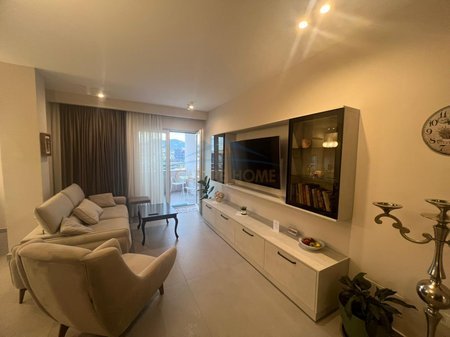 Tirane, jepet me qera apartament 1+1 Kati 11, 85 m² 1.000 € 