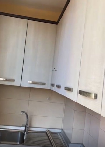 Tirane, jepet me qera apartament 1+1 Kati 4, 50 m² 400 € (SHKOLLA E BALETIT)