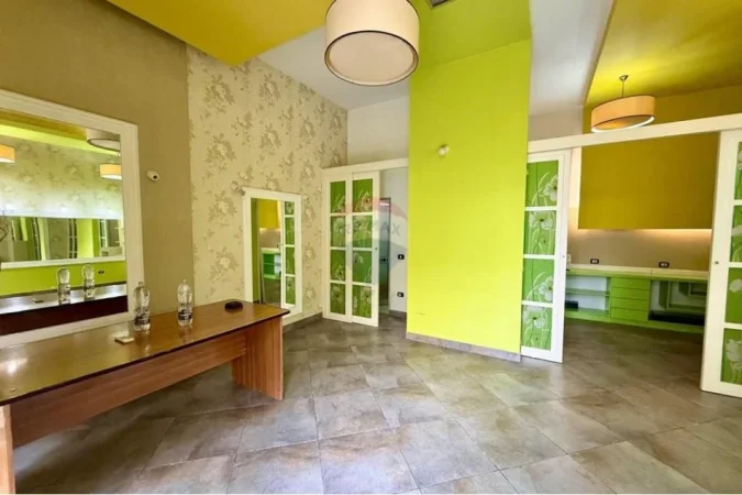 Tirane, jepet me qera ambjent biznesi Kati 0, 50 m² 450 € (Bilal Golemi Rruga Bilal Golemi, Tiranë)
