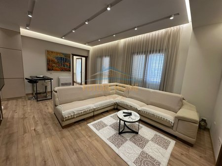 Tirane, jepet me qera apartament 2+1 Kati 5, 140 m² 1.000 € 