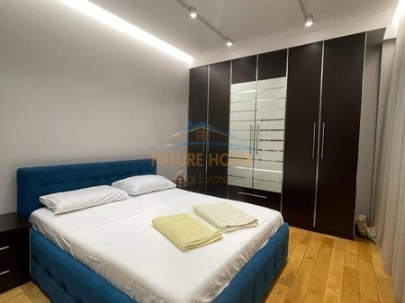 Tirane, jepet me qera apartament 2+1 Kati 5, 140 m² 1.000 € 
