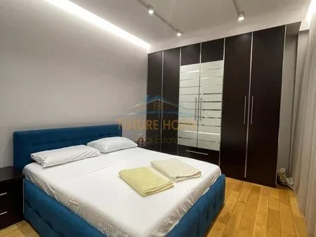 Tirane, jepet me qera apartament 2+1 Kati 5, 140 m² 1.000 € 