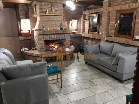 Tirane, jepet me qera apartament+verande | Penthouse 2+1 Kati 6, 310 m² 1.550 € 