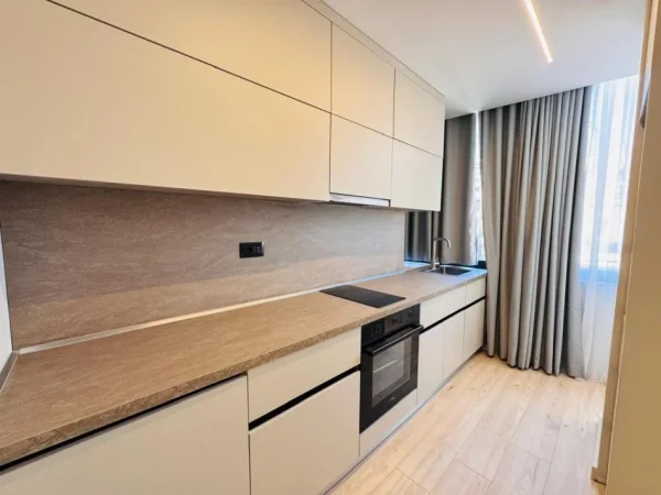 Tirane, jepet me qera garsonier , 128 m² 1.900 € (Qender)