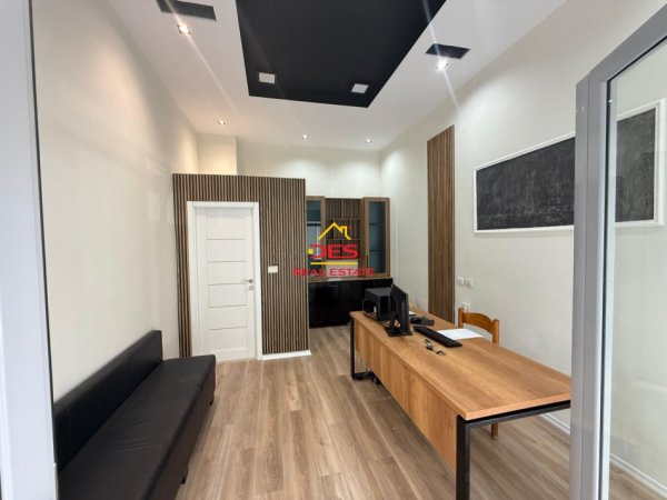 Vlore, shitet ambjent biznesi Kati 0, 23 m² 68.000 € (Rruga Gjergj Kastrioti)