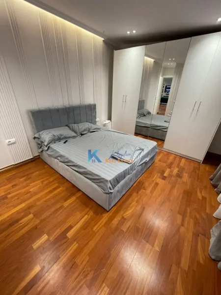 Tirane, jap me qera apartament 2+1+Ballkon Kati 9, 240 m² 1.600 € (Myslym Shyri, Rruga Islam Alla)