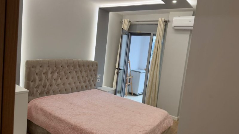 Tirane, jepet me qera apartament 1+1 Kati 3, 60 m² 550 € 