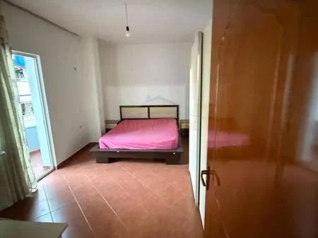 Tirane, jepet me qera apartament 2+1 Kati 2, 85 m² 500 € 
