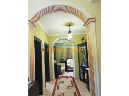 Tirane, shitet Vile , 144 m² 320.000 € 