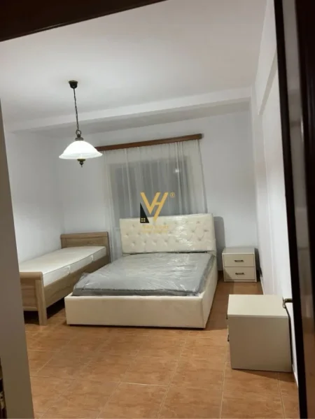 Tirane, jepet me qera apartament 1+1+Ballkon Kati 5, 67 m² 550 € (STACIONI I TRENIT)