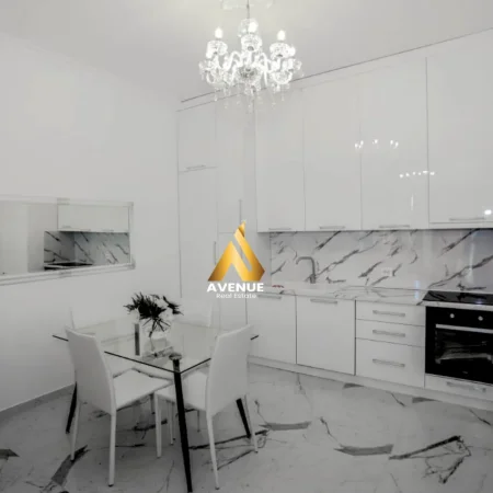 Tirane, shitet apartament 1+1+Ballkon Kati 6, 77 m² 225.000 € (rruga e kavajes)