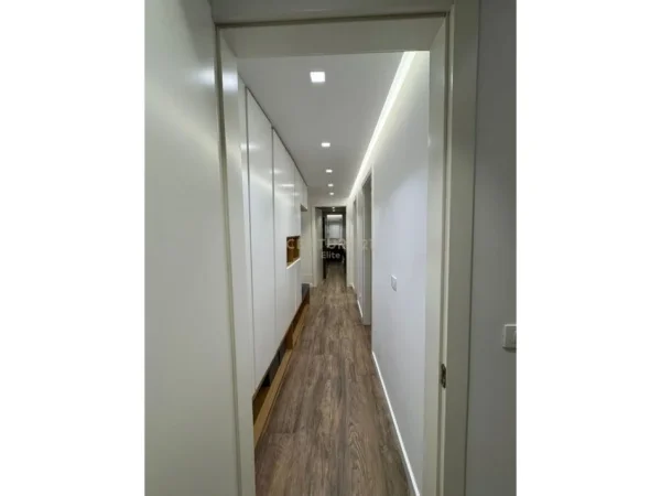 Tirane, shitet apartament 2+1 , 76 m² 202.500 €