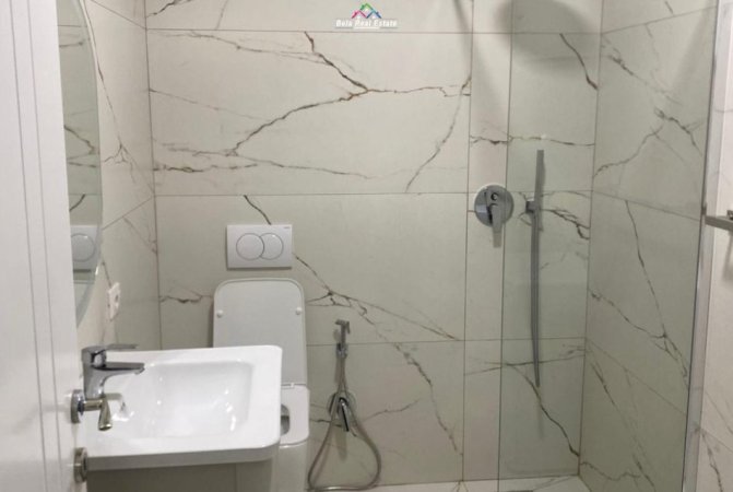 Tirane, jepet me qera apartament 1+1+Ballkon Kati 1, 73 m² 750 € (Rruga e Durresit)