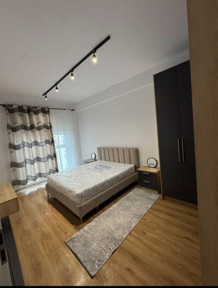 Tirane, jepet me qera apartament 1+1 Kati 3, 62 m² 520 € (ALI DEMI)