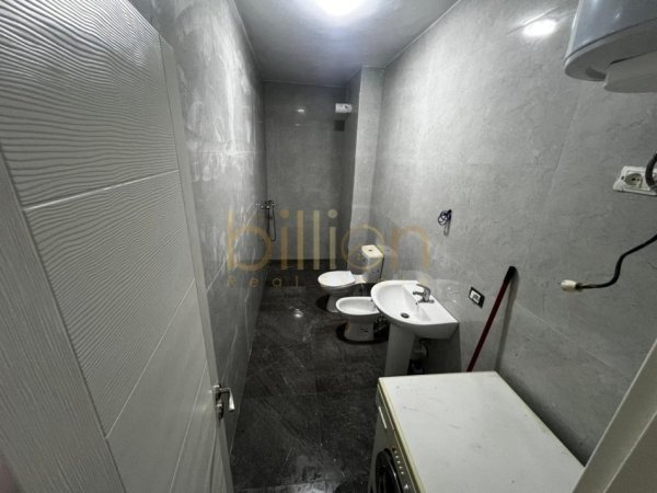 Tirane, shitet apartament 1+1+Ballkon Kati 5, 80 m² 