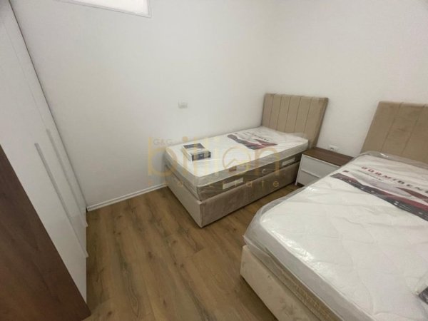 Tirane, jepet me qera apartament 1+1+Ballkon , 84 m² 1.000 € 