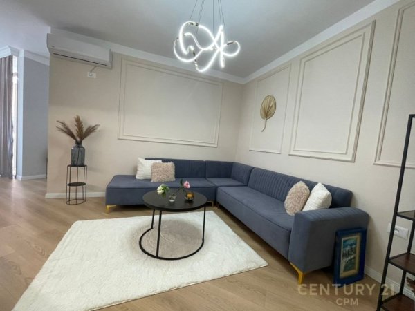 Tirane, jepet me qera apartament 1+1 Kati 3, 65 m² 650 € (Komuna e Parisit)